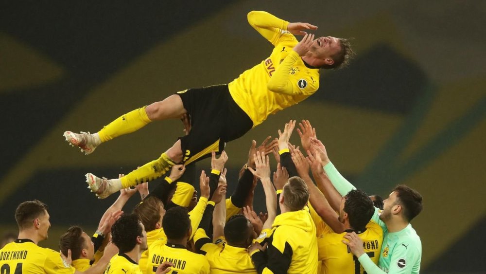  弗罗西诺内首胜到手，格里高利世界波破荒  